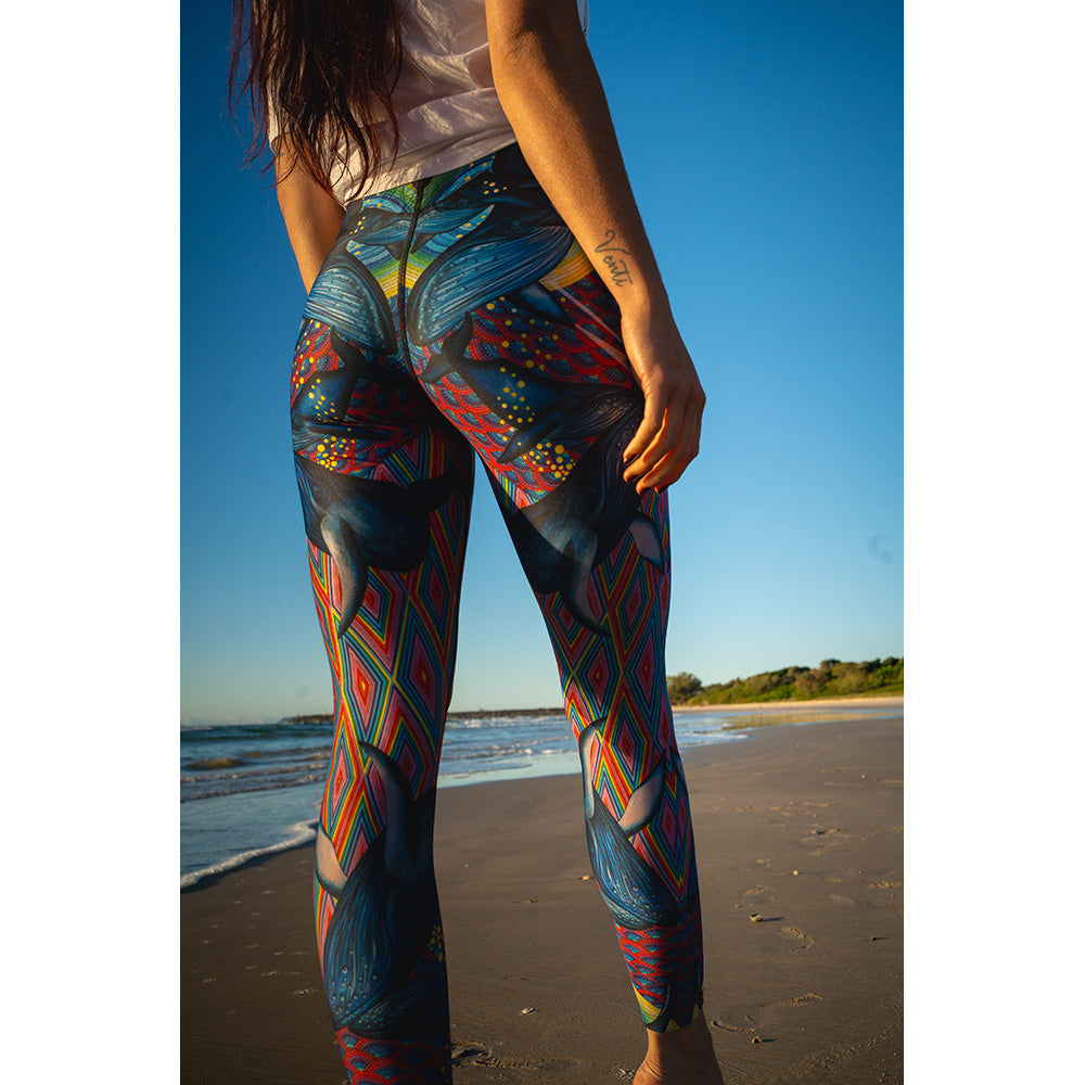 HUE Women's Made To Move Geo Animal Active Shaping Skimmer Leggings - All-Over Print
